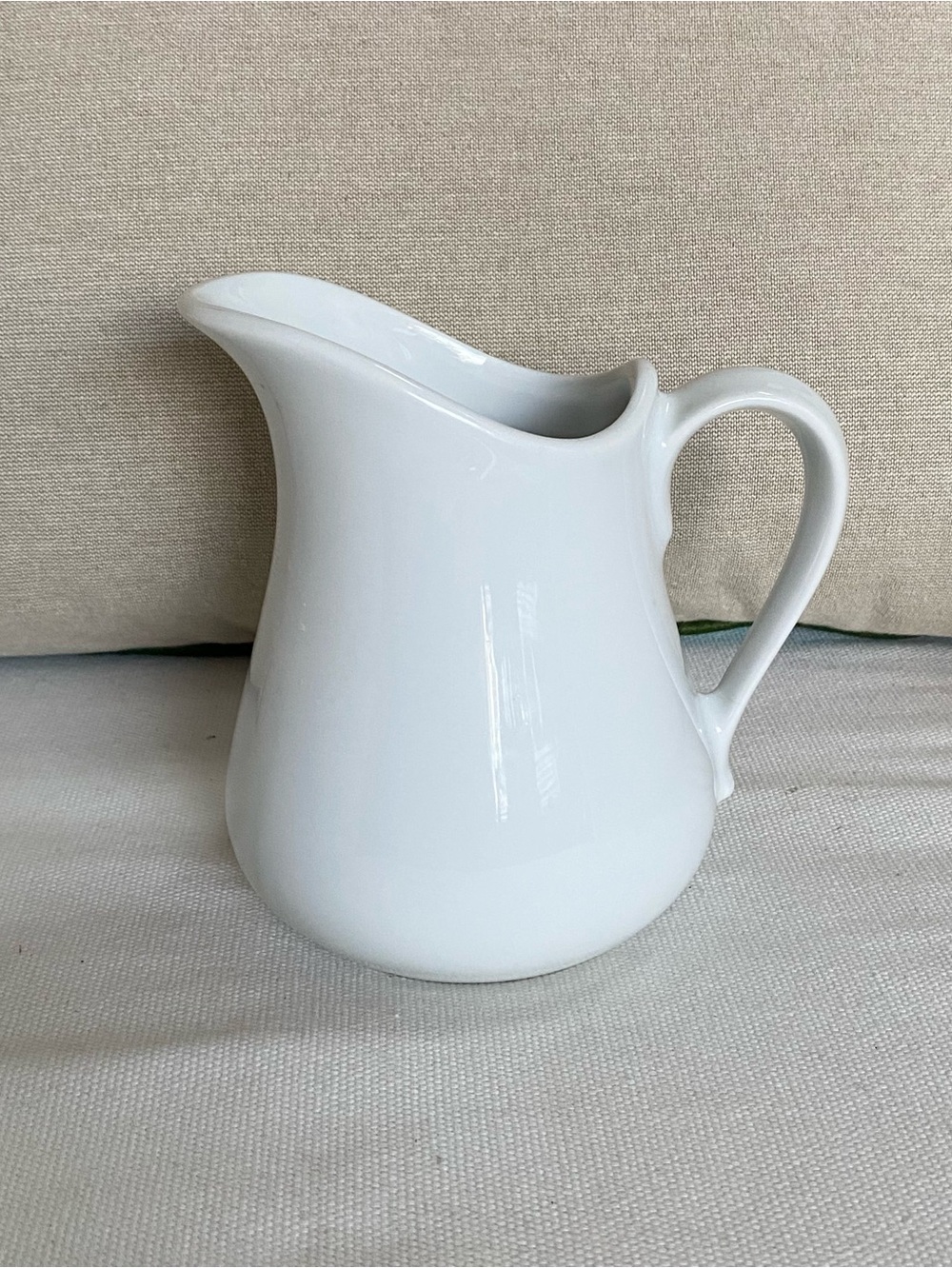 Vtg Apilco France White Porcelain Creamer Pitcher Classic Bistro Restaurant Ware